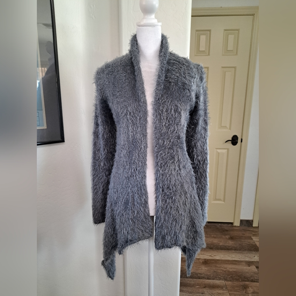 Chic Gray Open Knit Back Fuzzy Material Women's Cardigan Size Small - Picture 4 of 9